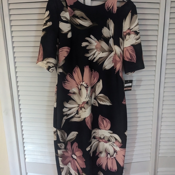 Gabby Skye Open Shoulder Navy Blush Floral Midi dress - Picture 4 of 6